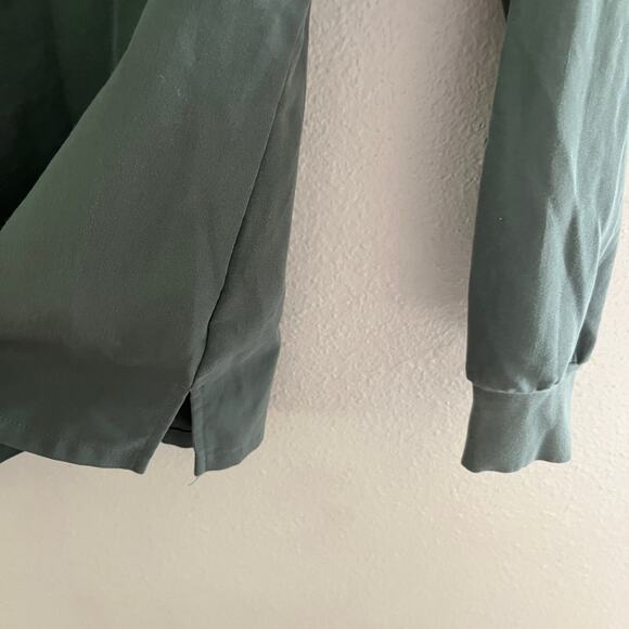 Figs Catarina One pocket Scrub longsleeves in olive green - Picture 9 of 10